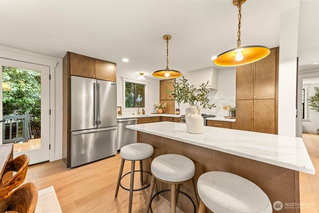 7727 19th Avenue NW, Seattle, WA 98117