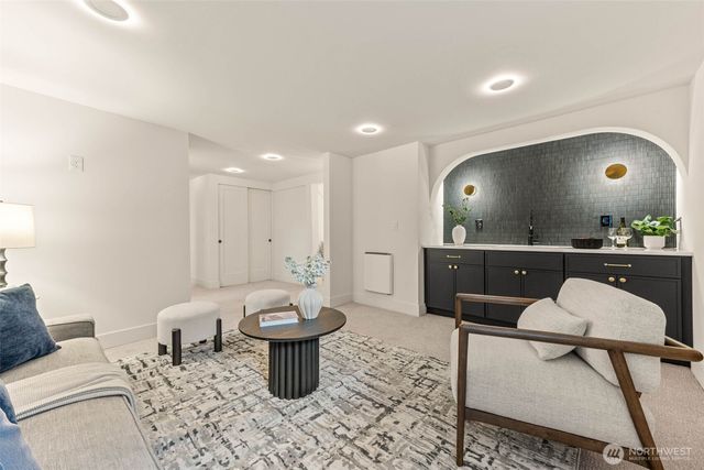 7727 19th Avenue NW, Seattle, WA 98117