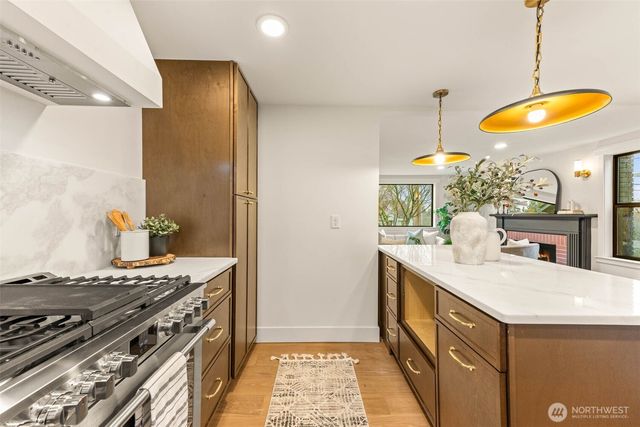 7727 19th Avenue NW, Seattle, WA 98117