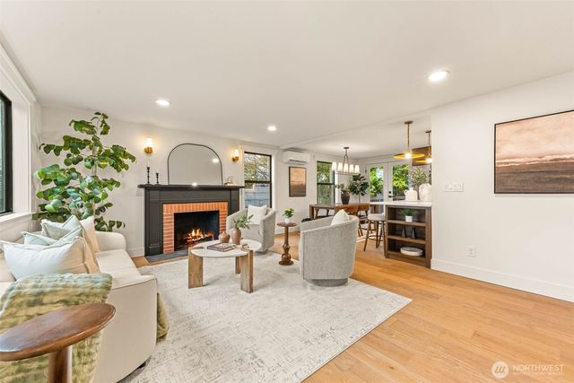 7727 19th Avenue NW, Seattle, WA 98117