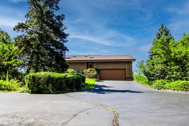 4 Bellview Drive, Valley Cottage, NY 10989