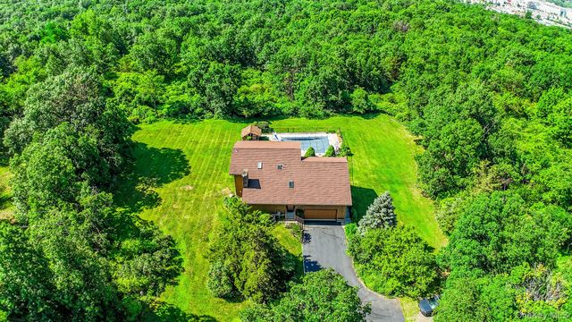 4 Bellview Drive, Valley Cottage, NY 10989