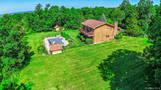 4 Bellview Drive, Valley Cottage, NY 10989