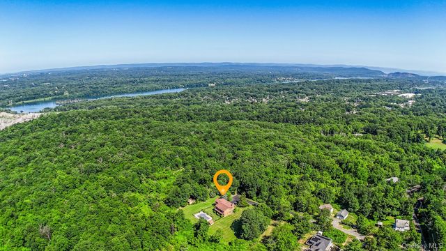4 Bellview Drive, Valley Cottage, NY 10989