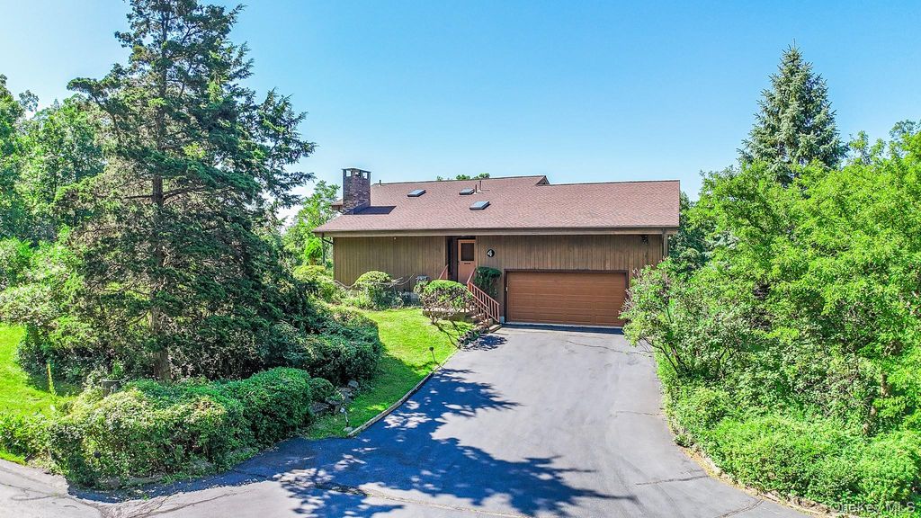 4 Bellview Drive, Valley Cottage, NY 10989
