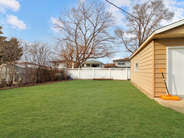 7806 W 80 Place, Bridgeview, IL 60455