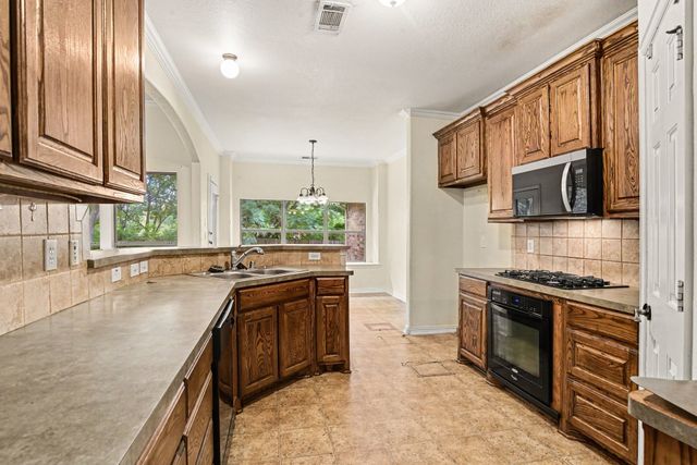 504 Hidden Meadow Court, Desoto, TX 75115