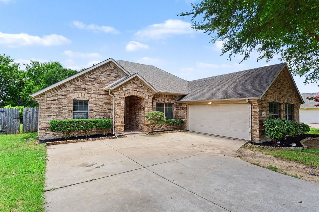 504 Hidden Meadow Court, Desoto, TX 75115