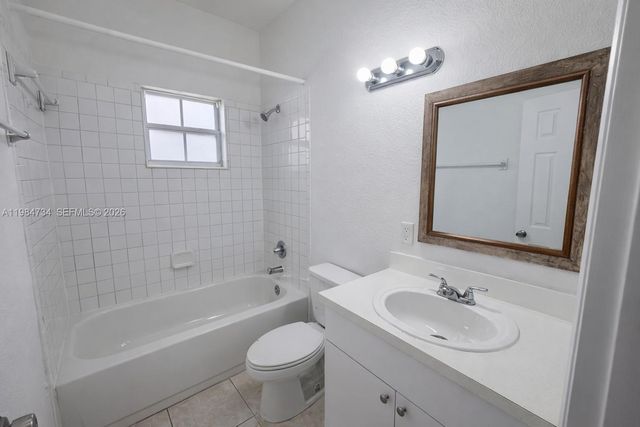 1008 NW 2nd Ave, Hallandale Beach, FL 33009