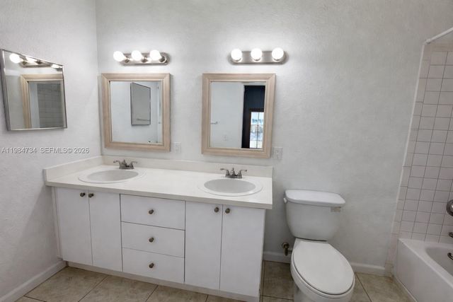 1008 NW 2nd Ave, Hallandale Beach, FL 33009