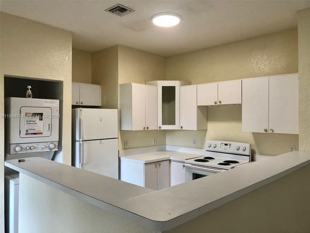 1008 NW 2nd Ave, Hallandale Beach, FL 33009