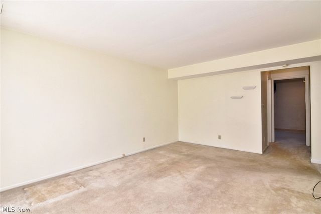 6270 Greenwood 302, Sagamore Hills, OH 44067