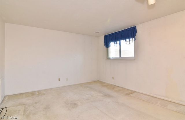 6270 Greenwood 302, Sagamore Hills, OH 44067