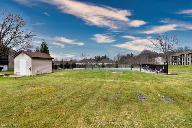 6270 Greenwood 302, Sagamore Hills, OH 44067