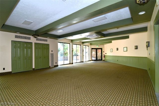 6270 Greenwood 302, Sagamore Hills, OH 44067