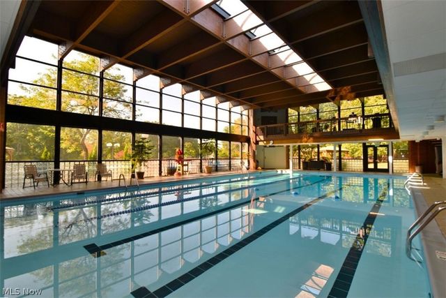 6270 Greenwood 302, Sagamore Hills, OH 44067