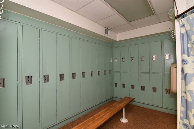 6270 Greenwood 302, Sagamore Hills, OH 44067