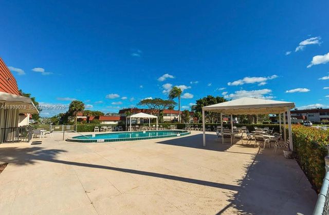 12027 S Greenway Cir 206, Royal Palm Beach, FL 33411