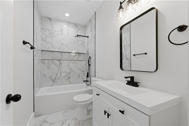 320 Hunnicutt SE Road, Mableton, GA 30126