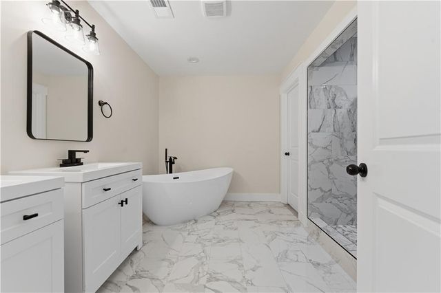 320 Hunnicutt SE Road, Mableton, GA 30126