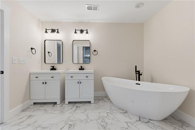 320 Hunnicutt SE Road, Mableton, GA 30126