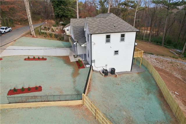 320 Hunnicutt SE Road, Mableton, GA 30126