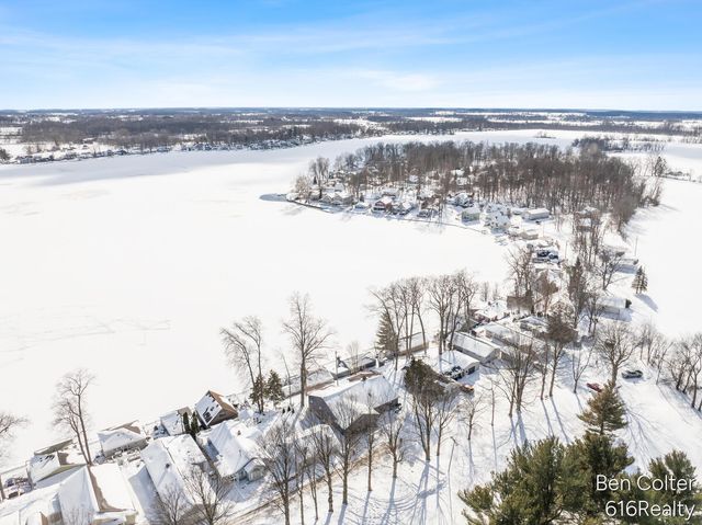 6703 Golfside Court, Saranac, MI 48881