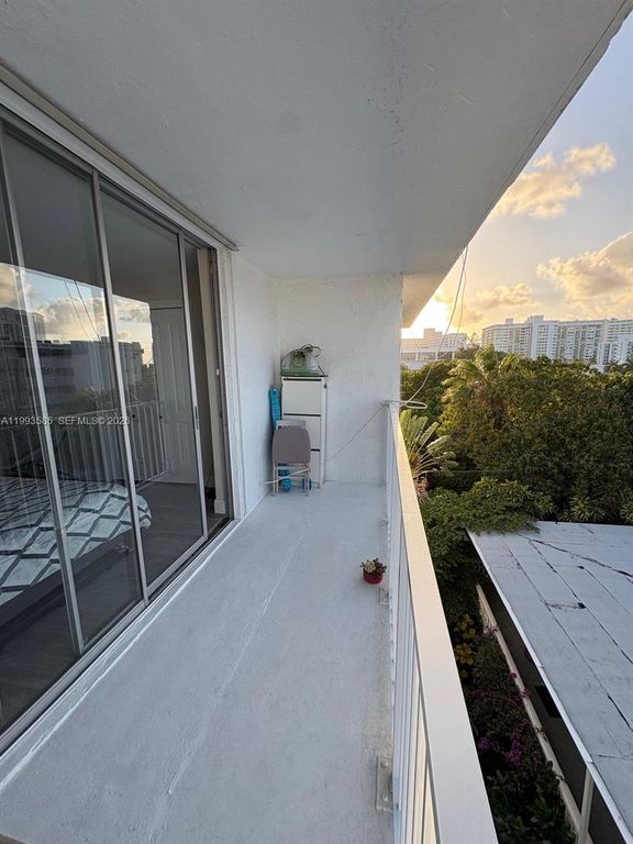 Image 13 of property listing at 910 Michigan Ave 505, Miami Beach, FL 33139