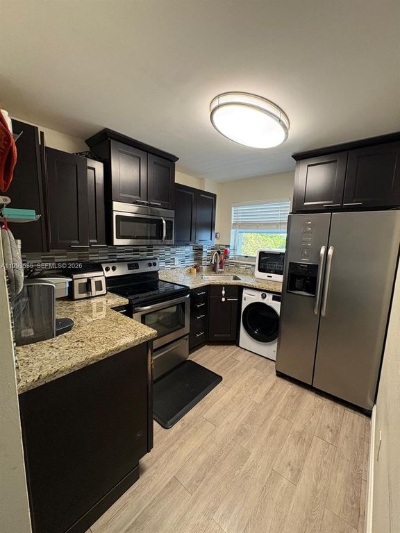 Image 2 of property listing at 910 Michigan Ave 505, Miami Beach, FL 33139