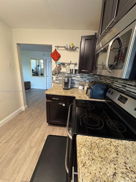 Image 3 of property listing at 910 Michigan Ave 505, Miami Beach, FL 33139