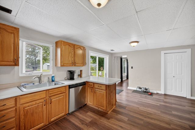 218 16 St N Street, Chariton, IA 50049