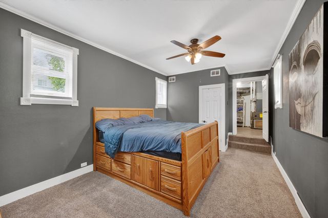 218 16 St N Street, Chariton, IA 50049