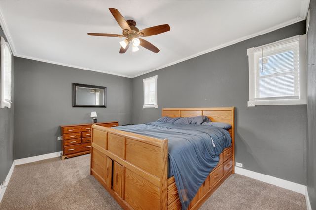 218 16 St N Street, Chariton, IA 50049