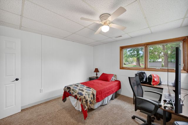 218 16 St N Street, Chariton, IA 50049