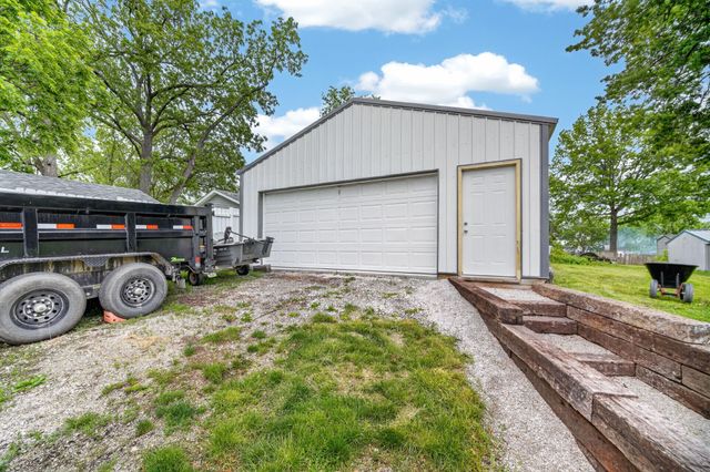 218 16 St N Street, Chariton, IA 50049