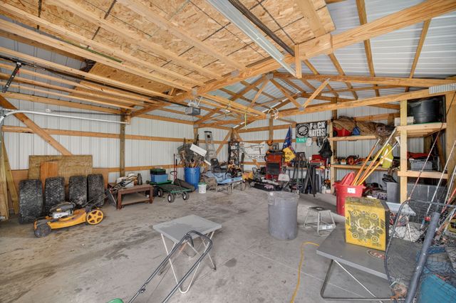 218 16 St N Street, Chariton, IA 50049