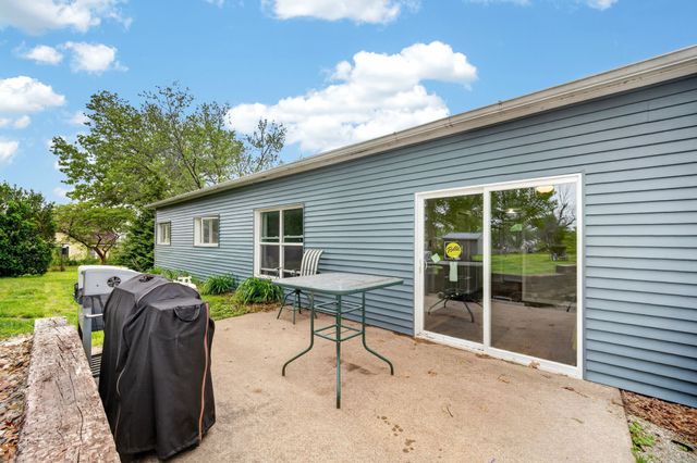 218 16 St N Street, Chariton, IA 50049