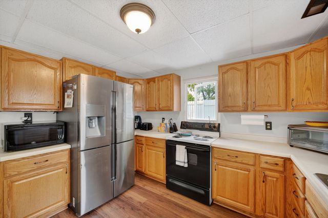 218 16 St N Street, Chariton, IA 50049