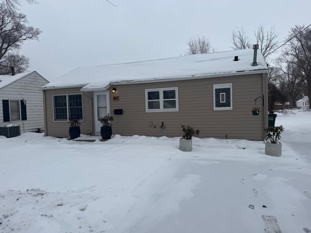 1107 Central Avenue, Evansdale, IA 50707