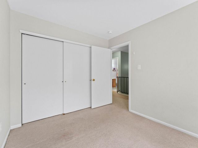 5 LARKSPUR CT, Delran, NJ 08075