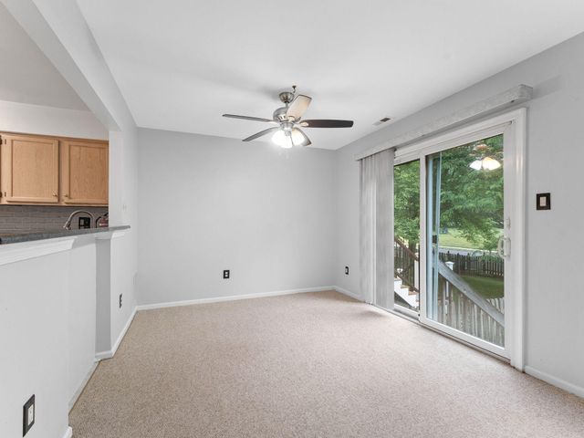 5 LARKSPUR CT, Delran, NJ 08075