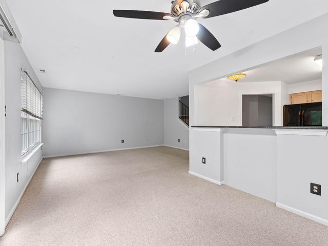 5 LARKSPUR CT, Delran, NJ 08075