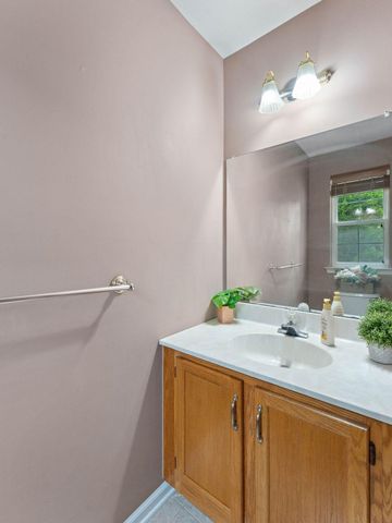 5 LARKSPUR CT, Delran, NJ 08075