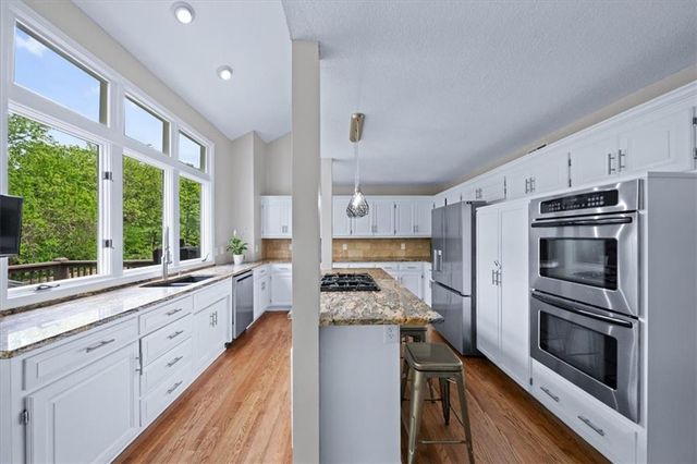 8604 W 153 Street, Overland Park, KS 66223