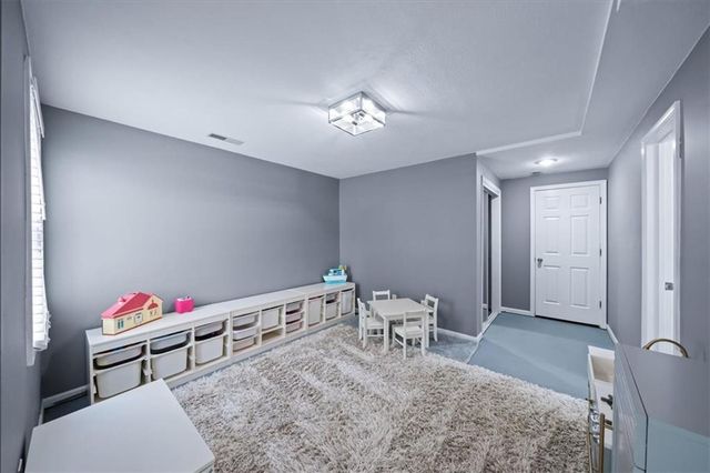 8604 W 153 Street, Overland Park, KS 66223