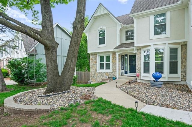 8604 W 153 Street, Overland Park, KS 66223