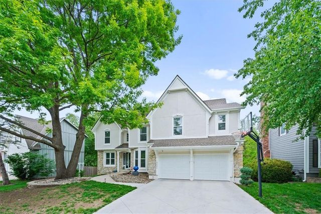 8604 W 153 Street, Overland Park, KS 66223