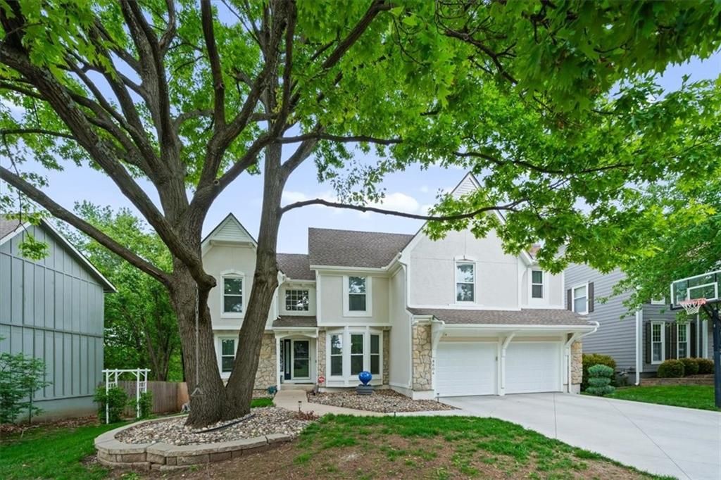 8604 W 153 Street, Overland Park, KS 66223