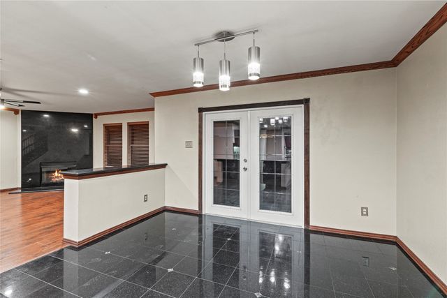 7201 Chambers Creek Lane, Arlington, TX 76002