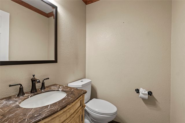 7201 Chambers Creek Lane, Arlington, TX 76002